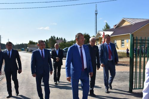 Кызыл тасмалар киселде... Алан мәктәп-бакча комплексы ишекләрен ачты (бик күп фото)
