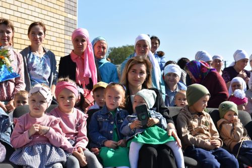 Кызыл тасмалар киселде... Алан мәктәп-бакча комплексы ишекләрен ачты (бик күп фото)