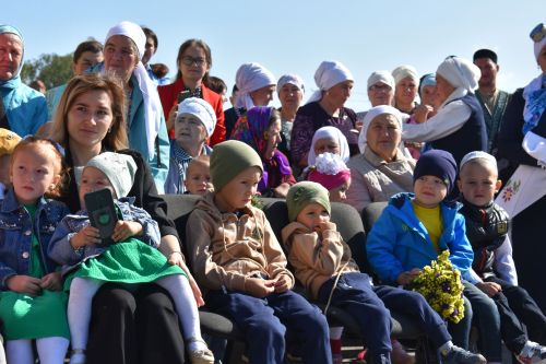 Кызыл тасмалар киселде... Алан мәктәп-бакча комплексы ишекләрен ачты (бик күп фото)