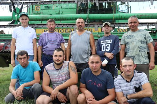 Бөртеклеләр ындыр табагында, чират терлек азыгында (фото)