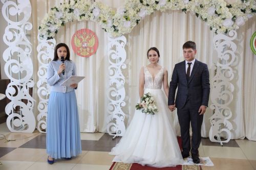 Район ЗАГС бүлегендә 100 парның никахлары теркәлде (фото)