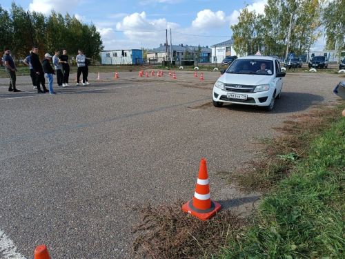 Һөнәр көллияте егетләре  «Автосессия» конкурсында катнашкан (фото)
