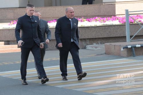 Рөстәм Миңнеханов ике дәүләт телен куллану өчен бөтен шартлар тудырырга кирәклеген әйтте