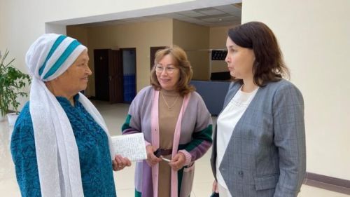 «Казан арты» музее хезмәткәрләре Балтачта китап тәкъдир итте (фото)