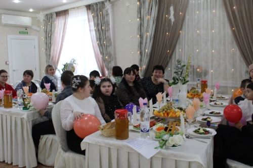 «Фикердәшләр»гә - 20 ел. Бәйрәм чарасыннан фоторепортаж