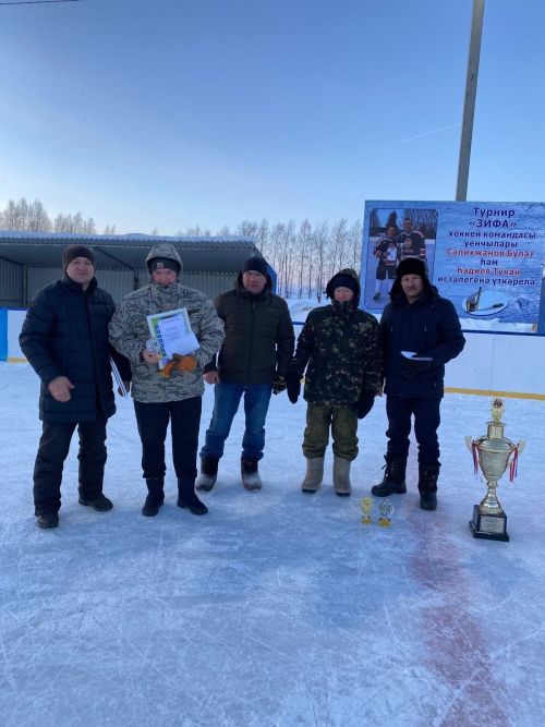 Тукай Һадыев һәм Булат Сәлихҗанов истәлегенә хоккей турниры узды (фото)