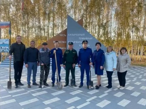 Район прокуратурасы коллективы 80 төп нарат утыртты (фото)