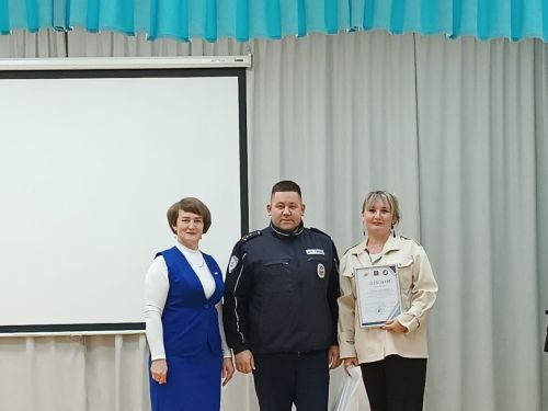 Балтачта иң яхшы яшь юл хәрәкәте инспекторлары отрядларын һәм аларның җитәкчеләрен бүләкләделәр (фото)