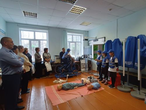 Балтачта иң яхшы яшь юл хәрәкәте инспекторлары отрядларын һәм аларның җитәкчеләрен бүләкләделәр (фото)