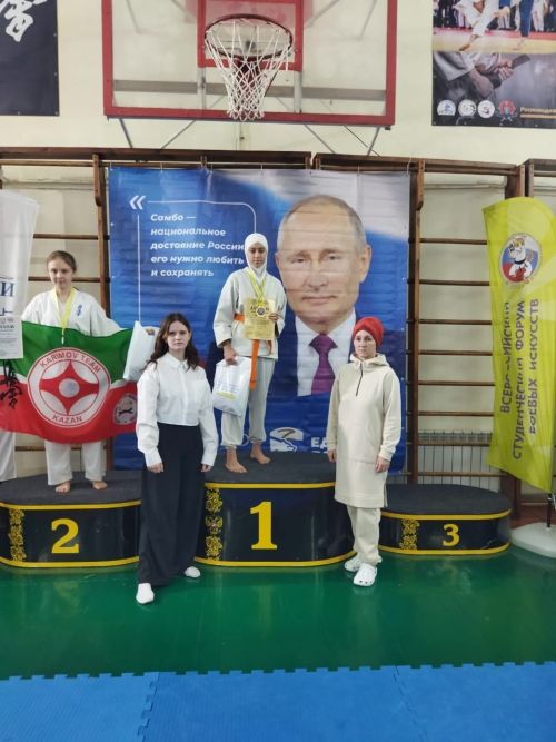 Алтынчы Бөтенроссия көрәш сәнгате студентлар форумы узды (фото)