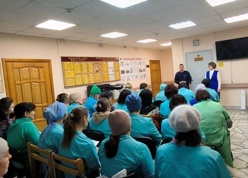 «Наз» үзәгендә социаль һәм медицина хезмәткәрләре өчен уку оештырылган (фото)