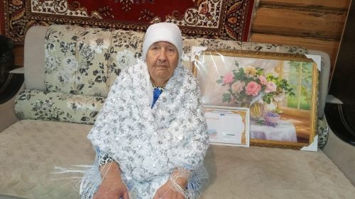 Нурания-Анна Кузнецова — Салавычның кендек әбисе