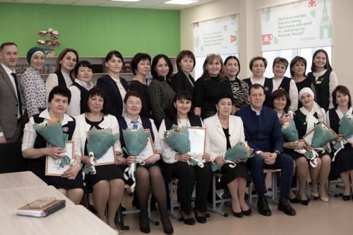 «Иӊ яхшы татар теле һәм әдәбияты укытучысы-2024» Бөтенроссия бәйгесенеӊ зона этабы узды (фото)