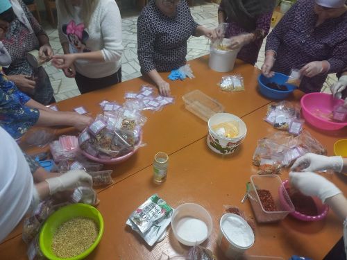 Ор авылы халкы солдатларга 900 данә аш әзерләгән (фото)