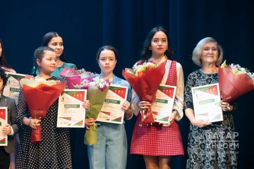 Казанда халыкара «Җәлил укулары» әдәби бәйгесе җиңүчеләрен бүләкләделәр (күп фото)