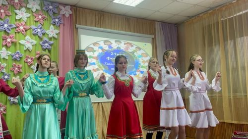 Чепья урта мәктәбендә «Мин, син, ул, бергә дус гаилә» этнофестивале узды (фото)