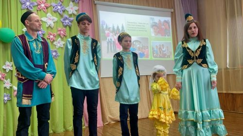 Чепья урта мәктәбендә «Мин, син, ул, бергә дус гаилә» этнофестивале узды (фото)
