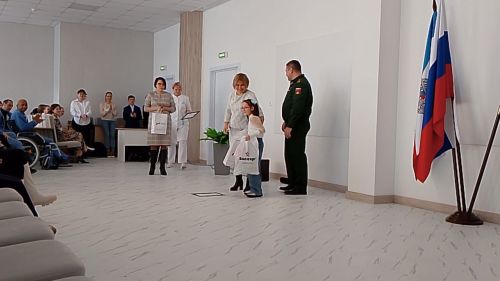 Госпитальдә дәваланучылар рәсемнәргә тавыш бирде