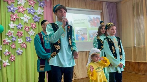 Чепья урта мәктәбендә «Мин, син, ул, бергә дус гаилә» этнофестивале узды (фото)