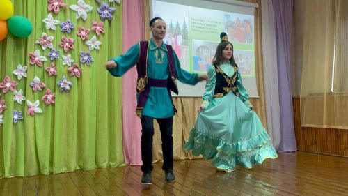 Чепья урта мәктәбендә «Мин, син, ул, бергә дус гаилә» этнофестивале узды (фото)