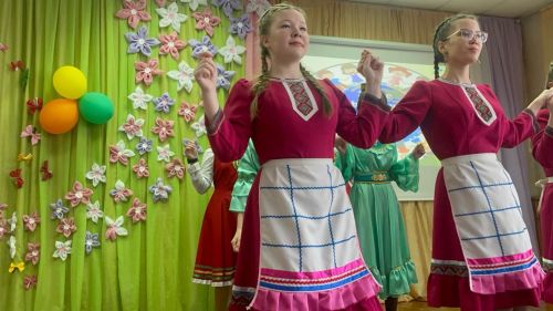 Чепья урта мәктәбендә «Мин, син, ул, бергә дус гаилә» этнофестивале узды (фото)