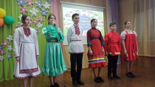 Чепья урта мәктәбендә «Мин, син, ул, бергә дус гаилә» этнофестивале узды (фото)