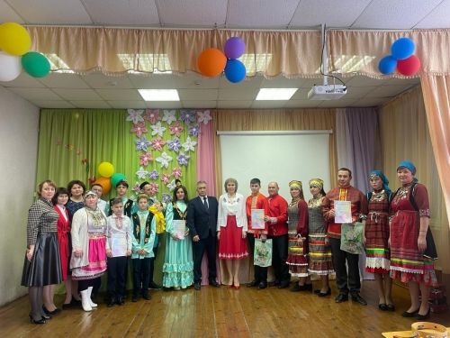 Чепья урта мәктәбендә «Мин, син, ул, бергә дус гаилә» этнофестивале узды (фото)