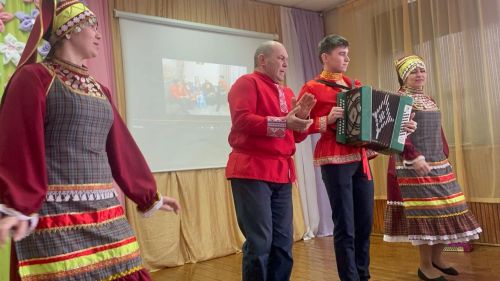 Чепья урта мәктәбендә «Мин, син, ул, бергә дус гаилә» этнофестивале узды (фото)
