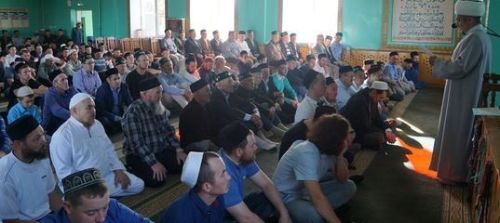 Рөстәм Миңнеханов Ураза һәм Корбан бәйрәмнәре көнен раслады