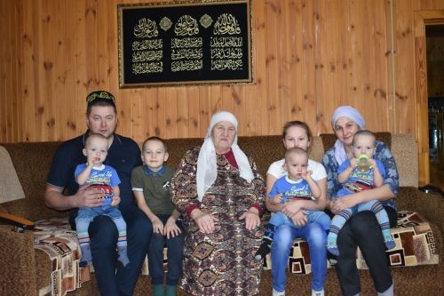 Сайлауга гаилә белән