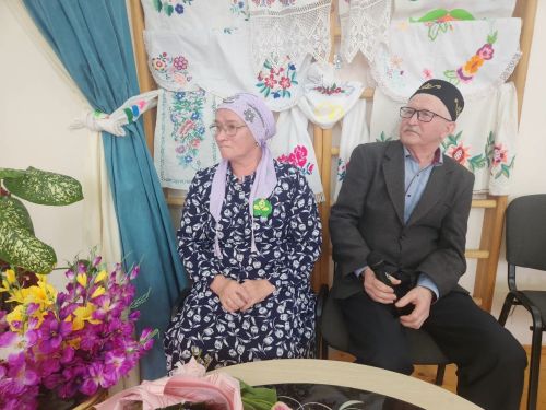 Чапшарда «Язлар керсен күңелгә, яшәү дәрте булсын һәркемдә!» исемле кичә узган (бик күп фото)
