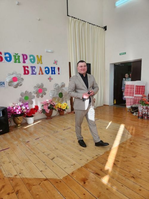 Чапшарда «Язлар керсен күңелгә, яшәү дәрте булсын һәркемдә!» исемле кичә узган (бик күп фото)