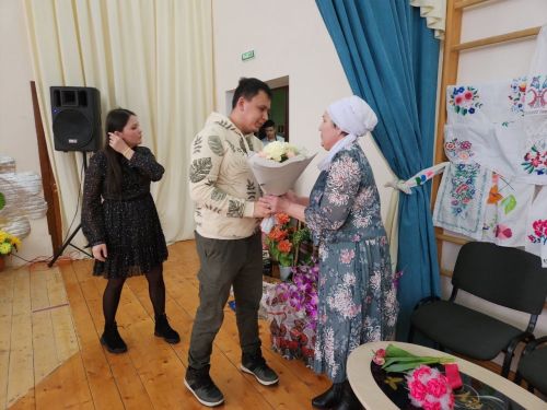 Чапшарда «Язлар керсен күңелгә, яшәү дәрте булсын һәркемдә!» исемле кичә узган (бик күп фото)