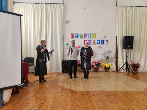 Чапшарда «Язлар керсен күңелгә, яшәү дәрте булсын һәркемдә!» исемле кичә узган (бик күп фото)