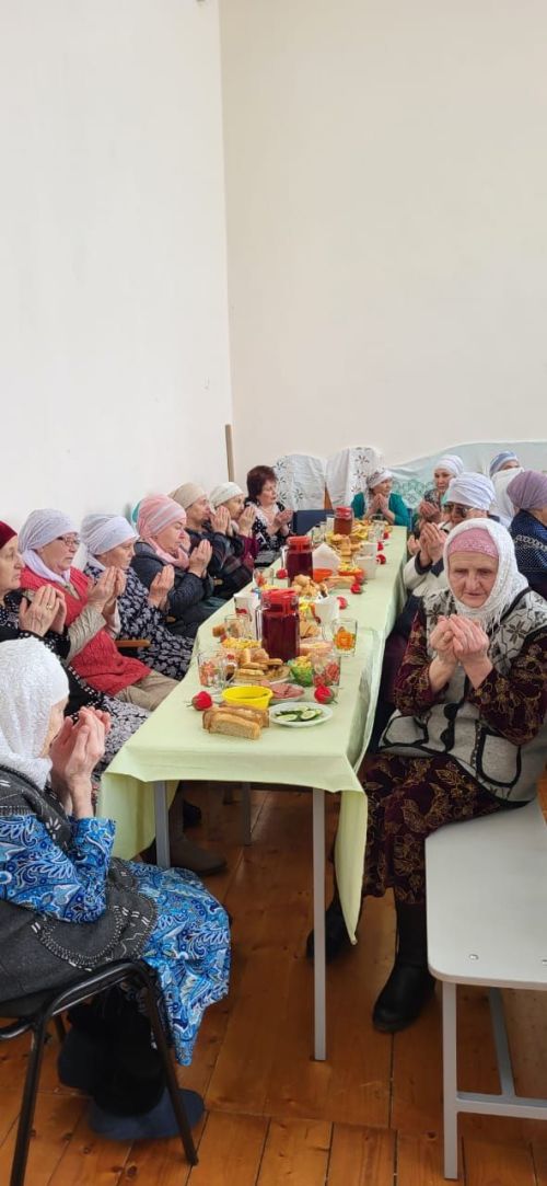 Чапшарда «Язлар керсен күңелгә, яшәү дәрте булсын һәркемдә!» исемле кичә узган (бик күп фото)