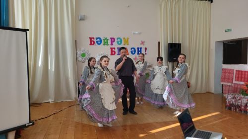 Чапшарда «Язлар керсен күңелгә, яшәү дәрте булсын һәркемдә!» исемле кичә узган (бик күп фото)