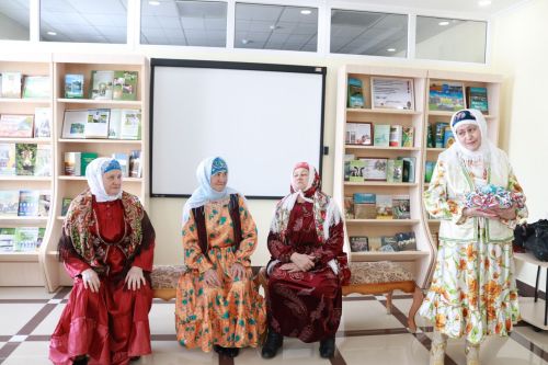Балтач үзәк китапханәсе асыл затлар җыелды (фото)