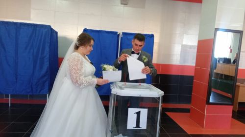 Балтачта мари егете белән мари кызы башта гаилә кордылар, аннан тавыш бирделәр (фото, видео)