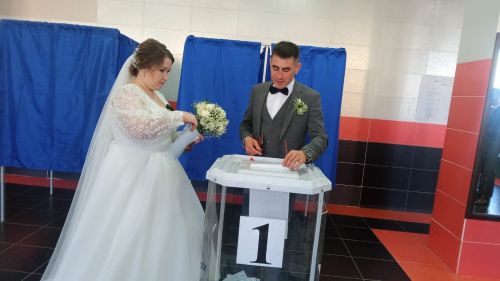 Балтачта мари егете белән мари кызы башта гаилә кордылар, аннан тавыш бирделәр (фото, видео)