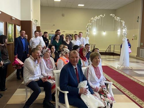 Балтачта мари егете белән мари кызы башта гаилә кордылар, аннан тавыш бирделәр (фото, видео)