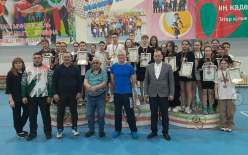 Балтачта Булат Фәтхрахманов бадминтон осталарын ачыклады (фото)