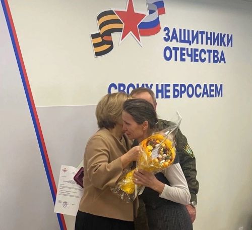 Һәлак булган райондашыбызның хатынына Маргелов ордены тапшырылды (фото)