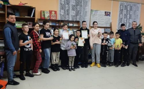 Көектә атна буе балалар шашка уйнаган? (фото)