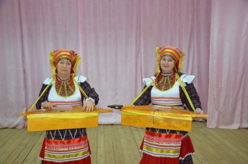 Авыл моңы - гөслә кылларында (фото)