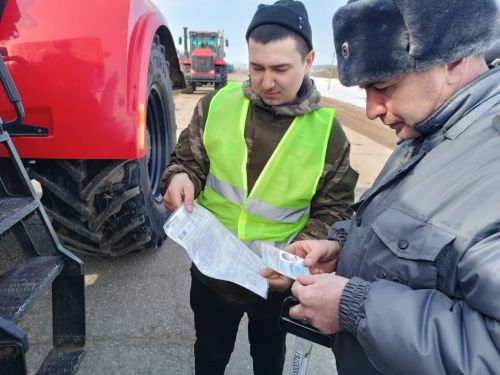 «Кызыл юл» хуҗалыгы техникалары язгы кыр эшләренә әзер (фото)