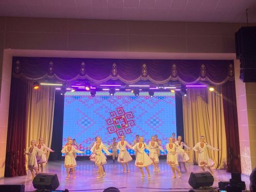 Балтач урта мәктәбе коллективы сәхнәне “дер селкетте” (+ фото)