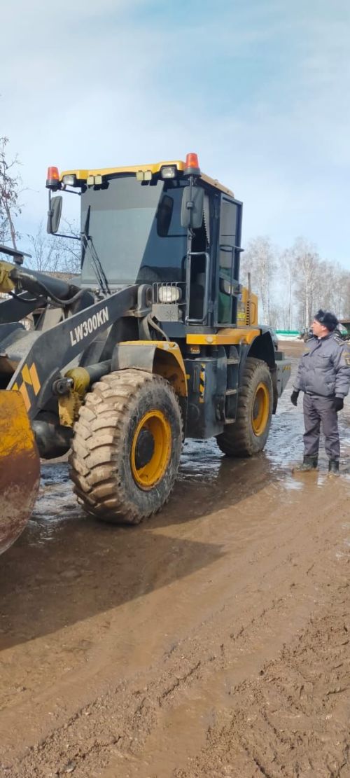 «Сосна»лыларның техникасы язгы кыр эшләрен тулы әзерлектә көтә (+бик күп фото)