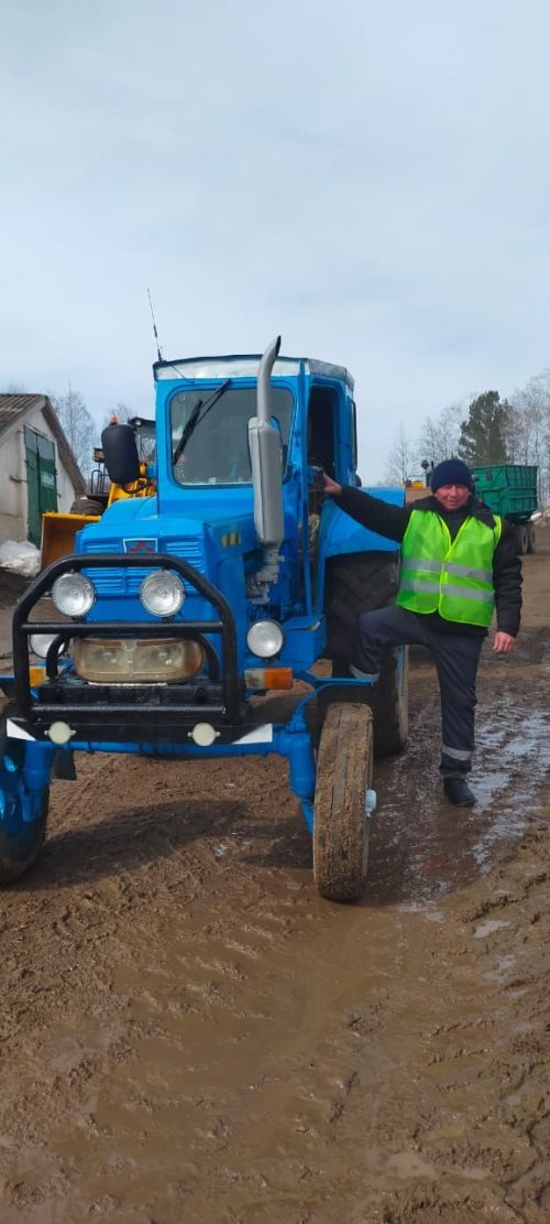 «Сосна»лыларның техникасы язгы кыр эшләрен тулы әзерлектә көтә (+бик күп фото)