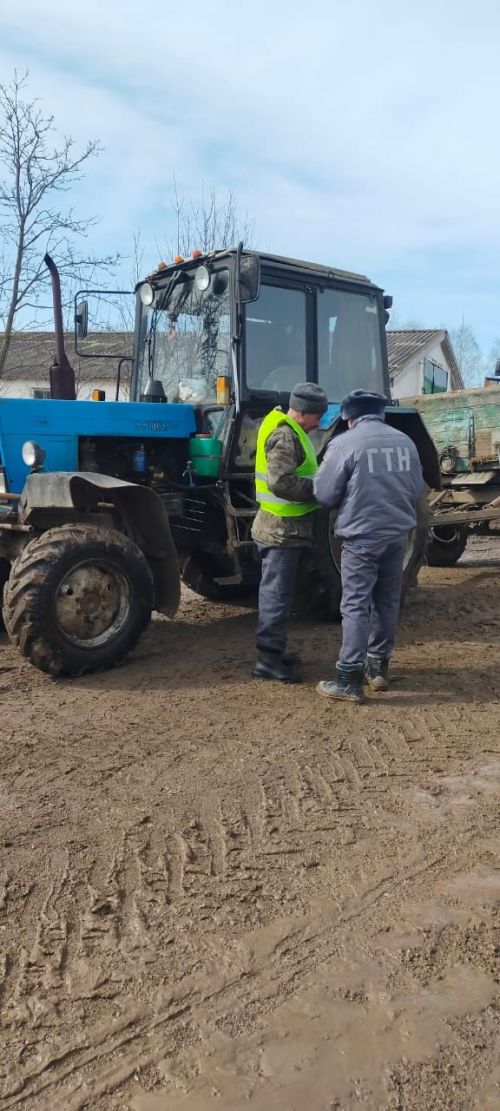 «Сосна»лыларның техникасы язгы кыр эшләрен тулы әзерлектә көтә (+бик күп фото)