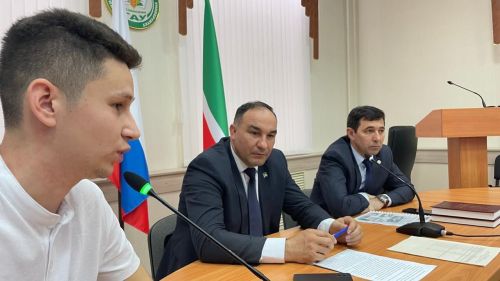 Балтач җитәкчелеге Казанда Балтач студентлары белән очрашты (фото)